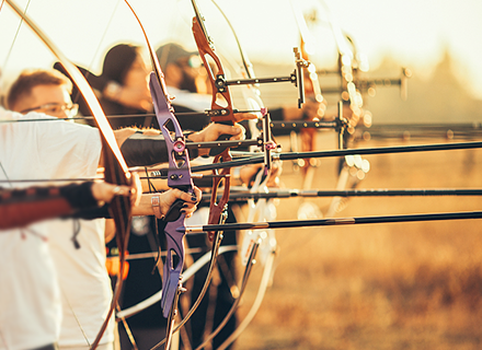 How Outdoor Enthusiasts Choose First Archery Bow